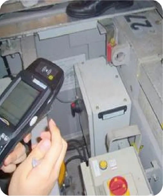 OEM-UHF-Tags Schlüsselglas-Tag-Aufkleber PVC-Karte UHF-RFID-Fahrzeugetiketten Mikrochip-Windschutzscheiben-Autoetikett